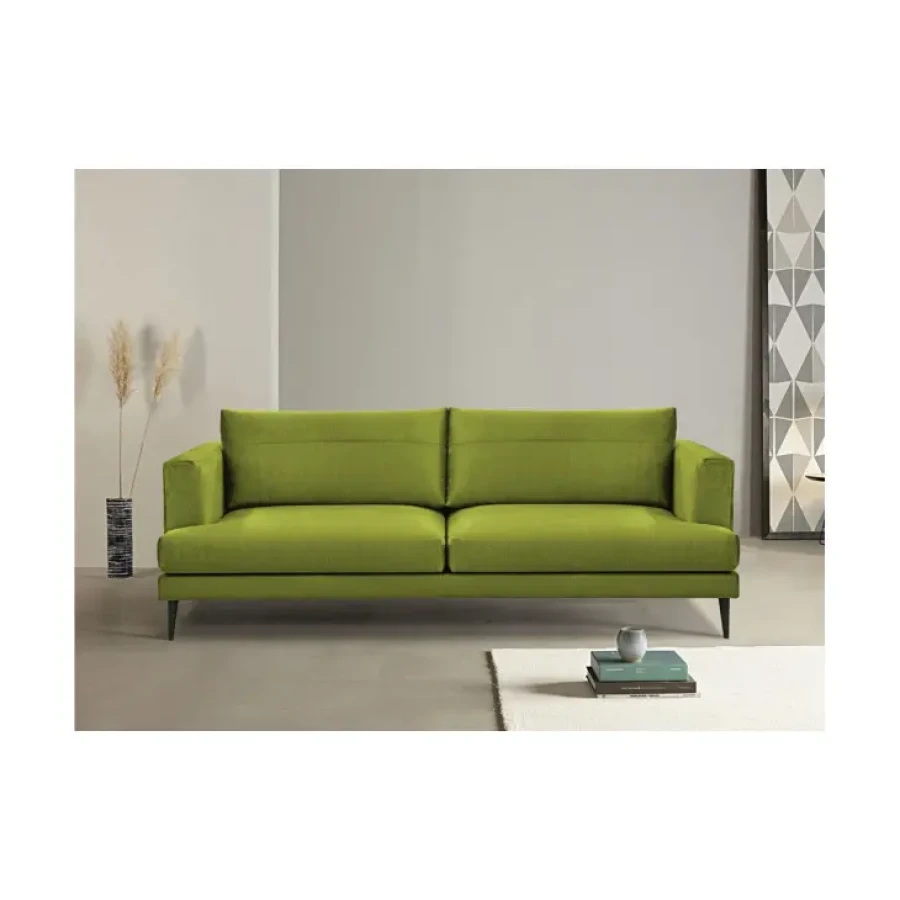Moderen in minimalističen trosed LEXI 25 je dobavljiv v živahnih barvah in bo poživel vaš dnevni prostor. Trosed je vzmeten, kovinske nogice pa pripomorejo