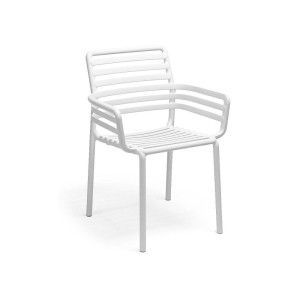 Vrtni stol DOGA v beli barvi. Priročen, nakladalen vrtni stol Doga v beli barvi, italijanskega proizvajalca vrtnega pohištva Nardi. Doga je svež, lahek in