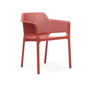 Vrtni stol NET v Corallo barvi. Vrtni stol NET proizvajalca NARDI v koralno rdeči barvi. Kvaliteten vrtni stol iz steklenih vlaken, okrašena z radialnim