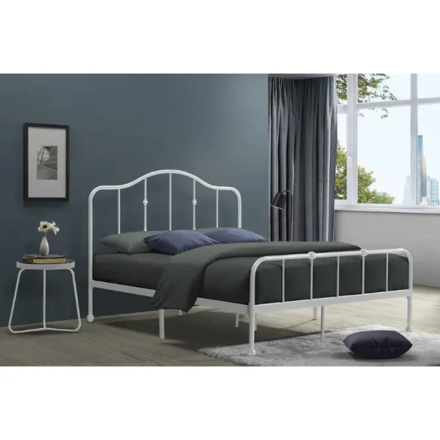 Postelja FIORI je na voljo v dveh dimenzijah. Okvir postelje je iz kovine v beli barvi. Barva: - Bela Material: - Kovina Dimenzije: - Dolžina: 206 cm -
