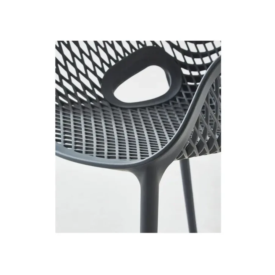 Stol OCEAN črn je moderen stol izdelan iz polipropilena, kateremu so dodana steklena vlakna za še večjo trdnost. Stol je namenjen tako za zunanjo uporabo