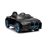 Licenčni avtomobil omogoča otroku nadzorovano ali samostojno odkrivanje neposredne okolice v udobju lastnega avtomobila. Za popolno izkušnjo vožnje ima avtomobil žaromete