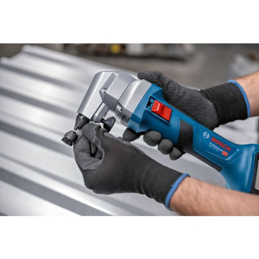 AKUMULATORSKI PREBIJALNIK BOSCH PROFESSIONAL GNA 18V-16 E 2X 18V 4AH; KOVČEK - slika 3