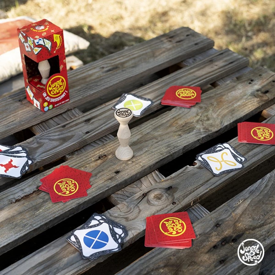 V Jungle Speed se morate zanašati na svoj ostro opazovalno sposobnost in hitre reflekse. Potrebna je trdna roka - kar je težko ohraniti med številnimi