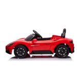 glasba) ter vzmetenje. Avtomobil je primeren za enega otroka – vozi ga lahko le en otrok na enkrat. Vozilo upravlja otrok