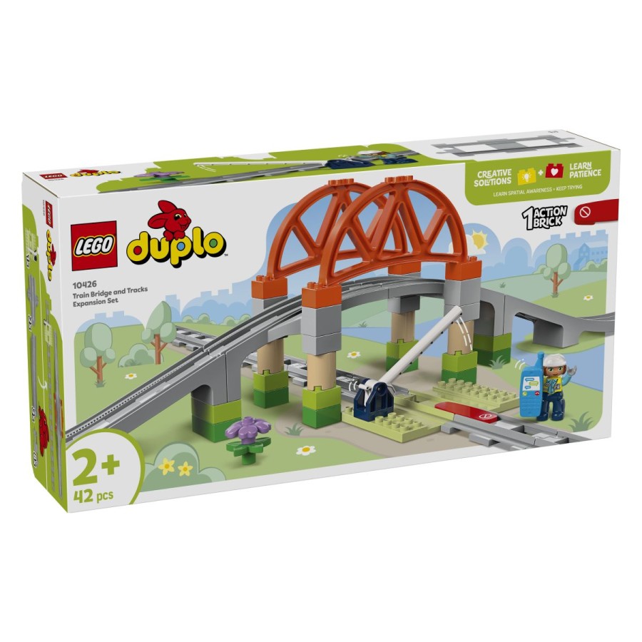 Lego® Duplo® Razširitveni komplet železniški most in tiriOkrepite malčkovo učno pot z razširitvenim kompletom tirov. V kompletu je sestavljiv dvignjen most in 8 ravnih tirnic