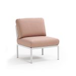 Centralni element KOMODO, ki je lahko kot osrednji element element vrtne sedežne garniture, troseda ali služi kot tabure ali klubske miza. Poljubno sestavite