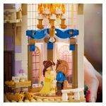 Po velikem stopnišču se povzpni do jedilnice