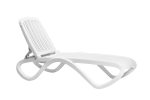 Ležalnik TROPICO - BIANCO. Vrtni ležalnik Tropico v beli barvi vrhunskega proizvajalca vrtnega pohištva NARDI. Ležalnik Eden je nakladljiv brez naslonov za