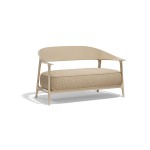 Vondom Africa zofa je nadaljevanje filozofije kolekcije Africa, ki jo je ustvaril priznani oblikovalec Eugeni Quitllet. Tako kot ostali kosi iz kolekcije tudi zofa stavi na jasne, tekoče linije, funkcionalnost in subtilno eleganco.