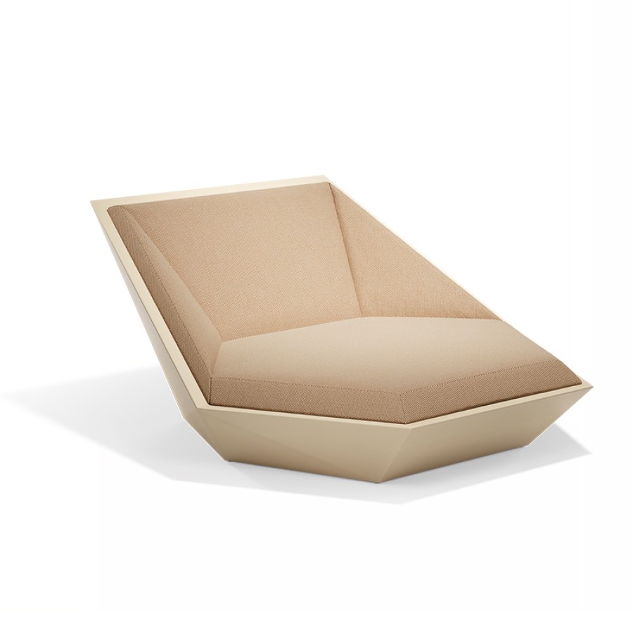 Ko govorimo o luksuzu na prostem, le redkokateri kos pohištva ponuja takšno kombinacijo oblikovalske drznosti, tehnične dovršenosti in izjemnega udobja kot Vondom Faz daybed.