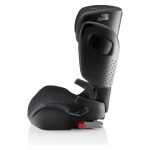 kjer se lahko pomiri in počuti kot doma. KIDFIX PRO M iz nagrajene linije KIDFIX je zasnovan prav za to. Avtosedež z visokim naslonom