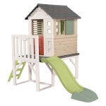 da se vživijo in posnemajo svet odraslih.Hiške Smoby so realistično oblikovane