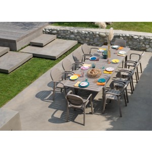 Vrtna garnitura ALLORO 210+ 8X stol PALMA. Moderna raztegljiva vrtna garnitura proizvajalca NARDI. Garnituro sestavlja raztegljiva miza ALLORO 210 ter 8 stolov