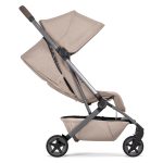 kateri je prilagojen uporabi z samo eno roko. Ultra lahek kompakten voziček ima vse kar ste si želeli. Enoročno zlaganje