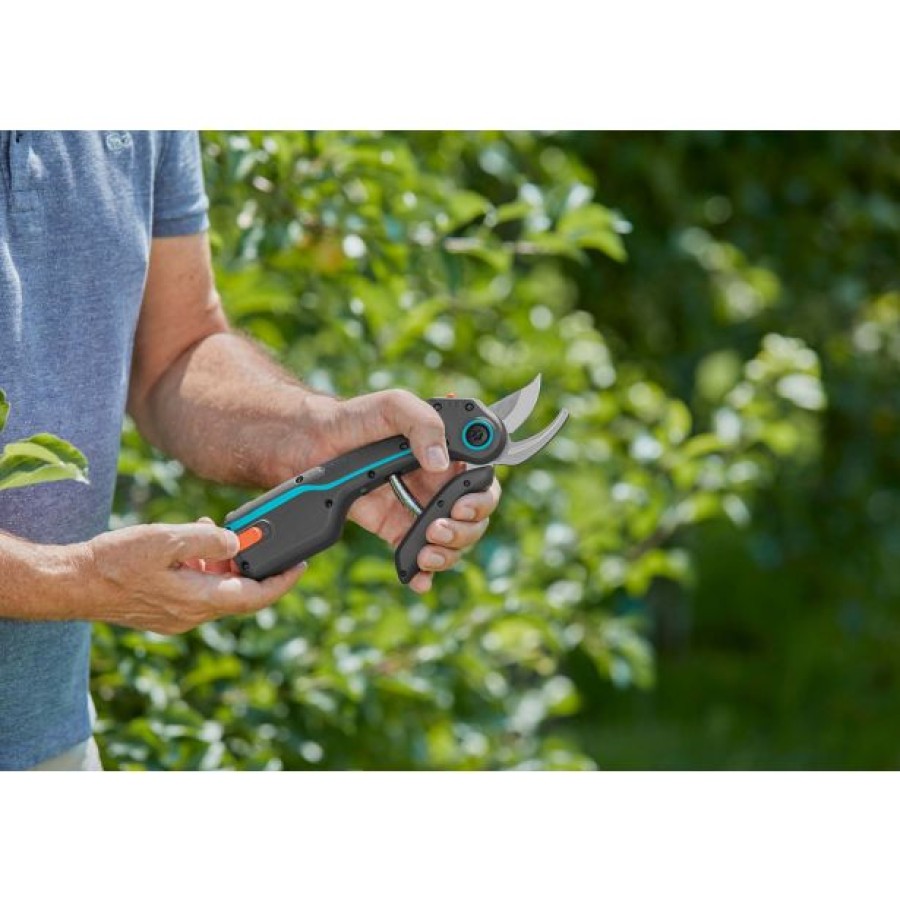 AKUMULATORSKE ŠKARJE GARDENA ASSISTCUT 3.6V USB-C KABEL - slika 11