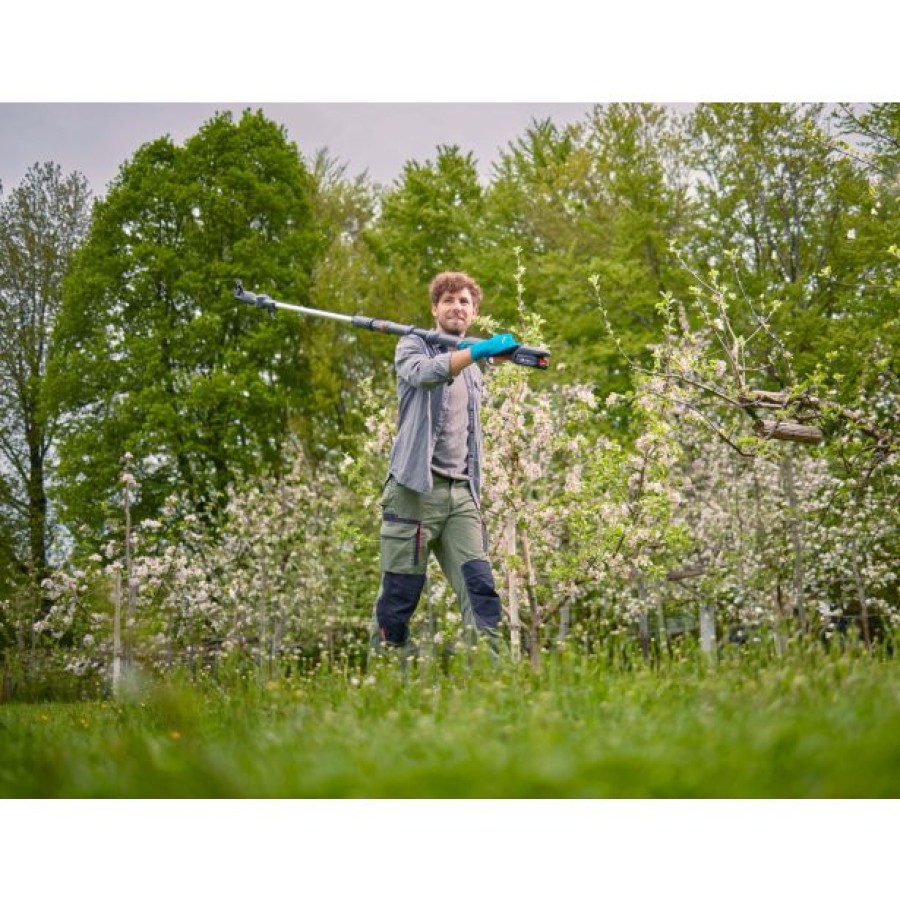 AKUMULATORSKE ŠKARJE GARDENA TELESKOPSKE HIGHCUT 360 18V ZA VEJE P4A SET - slika 13