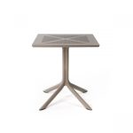 Vrtna miza CLIP 70 priznanega italijanskega proizvajalca Nardi, v beli, antracit rjavi, zeleni in temno rjavi barvi. Miza s sredinskim stebrom. Opis: