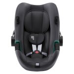 lahko vi avtosedež z dojenčkom v njem enostavno vzamete iz avtomobila. Brez naporna – otročje lahko. Kot alternativa pa obstaja tudi možnost namestitve in pritrditve s pomočjo avtomobilskih varnostnih pasov. Posebej priročno