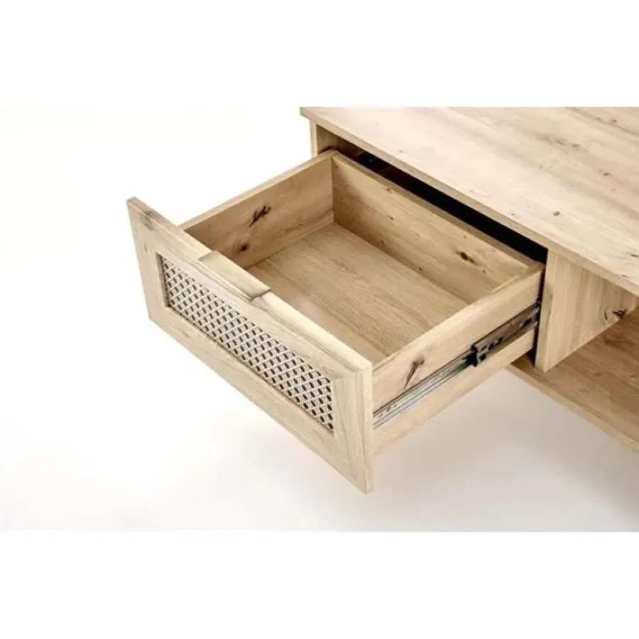 Komoda BORAJA, je eleganten kos pohištva, ki popestri vaš prostor s svojo eleganco. Narejena je iz kakovostnega MDF-ja in iverne plošče. Material: - Iverna