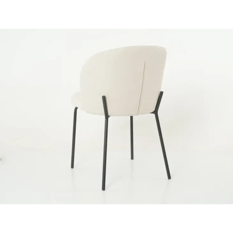 Kuhinjski stol TOMY je oblazinjen v kvalitetni beige tkanini. Močna stabilna kovinska konstrukcija mu zagotavlja vzdržljivost ter stabilnost. Kuhinjski stol