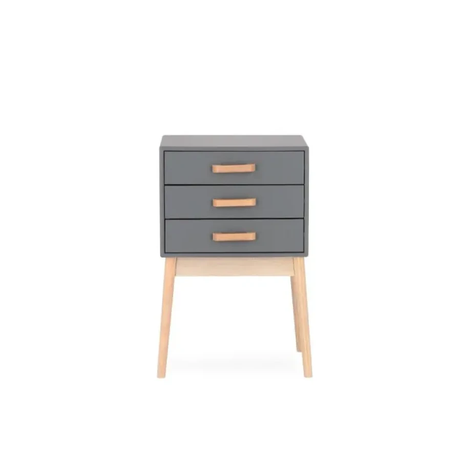 Predalnik ORDINARY 3C siva je eleganten kos pohištva, ki popestri vašo prostor. Noge so narejene iz borovega lesa z MDF ploščo. Predali so narejeni iz lesa