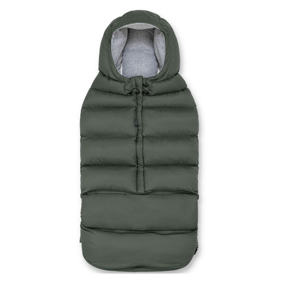 Joolz Puffer Footmuff je popoln zimski dodatek za vašega malčka. Zasnovan je za zaščito pred ekstremnimi vremenskimi razmerami
