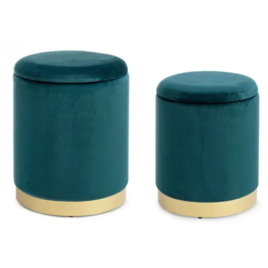 Set 2 taburejev POLINA modra ima strukturo iz MDF-ja, prevleka je iz poliestra ki oddaja žametni učinek. Dno krasi zlati obroček iz metala. Material: - MDF