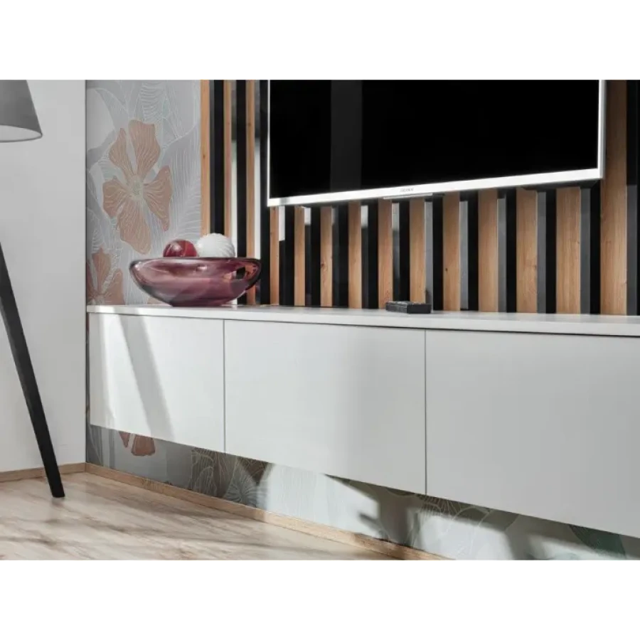 TV regal HOLI je regal mimo katerega noben ljubitelj minimalističnega stila ne bo šel ravnodušno. Je kombinacija preproste in vizualno privlačne oblike s