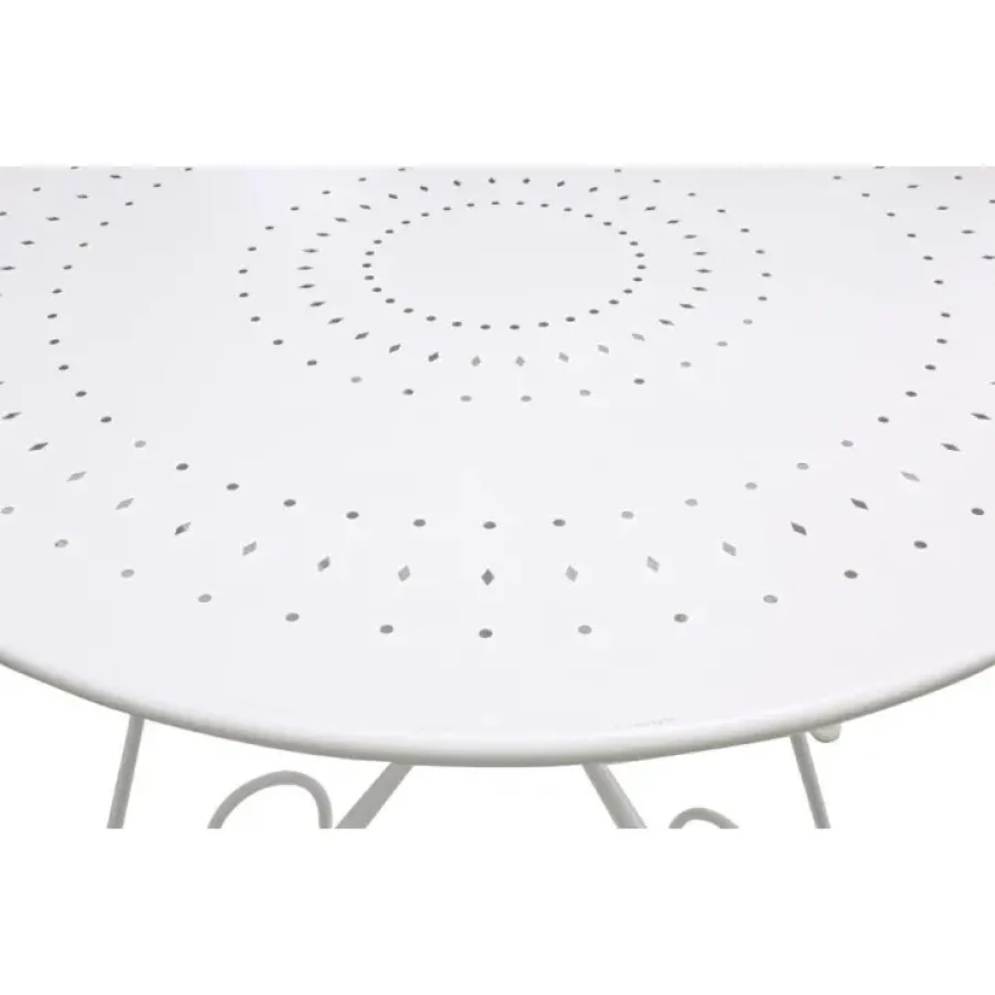 Vrtna mizica ETIENNE D90 bela je narejena iz jekla z mat zaključkom. Material: - Jeklo Barva: - Bela Dimenzije: širina: Ø90cm višina: 72hcm višina: 72cm