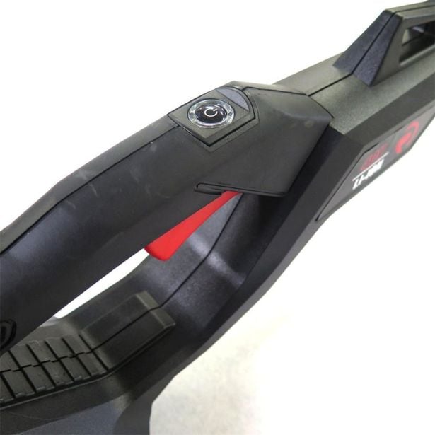 akuml-kosilnica-z-nitko-ramda-40v-z-baterijo-4-0ahpolnilec-3441936-5 AKUML. KOSILNICA Z NITKO RAMDA 40V Z BATERIJO 4.0AH+POLNILEC - slika 15