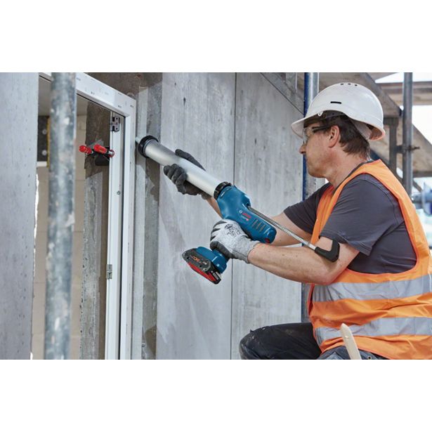 akumul-tesnilna-pistola-bosch-professional-gcg-18v-600-3059796-3 AKUMUL. TESNILNA PIŠTOLA BOSCH PROFESSIONAL GCG 18V-600 - slika 4