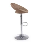 Barski stol CHEYENNE taupe . Barski stol CHEYENNE taupe ima strukturo iz kromiranega jekla in podložen sedež, oblečen v umetno usnje. Material: - Jeklo -