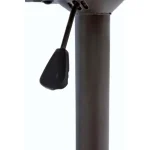 Barski stol CONNOR VINTAGE rjava . Barski stol CONNOR VINTAGE rjava ima okvir iz kovine, sedalni del je iz poliuretanske pene ki ima čez umetno usnje.