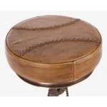 Barski stol CYCLE rjava . Barski stol CYCLE je dobavljiv v rjavi barvi. Noga je kovinska z bakreno oblogo, sedež pa je oblečen v usnje. Dimenzije: širina: