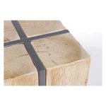 Barski stol GARRETT H70 . Barsrki stol GARRETT je narejen iz kovinskega ogrodja, sedišče je v videzu lesa. širina: 32cm globina: 32cm višina: 70cm