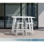 Barski stol SKIPPER - bela . Barski stol SKIPPER - bela, je eleganten kos pohištva. Narejen je iz aluminija. Je zelo priročen in udoben za sedenje. S svojo