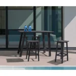 Barski stol SKIPPER - črna . Barski stol SKIPPER - črna, je eleganten kos pohištva. Narejen je iz aluminija. Je zelo priročen in udoben za sedenje. S svojo