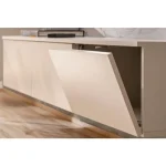 Dnevni regal LUXUR 2 . Dnevni regal LUXUR 2 je modernega dizajna. Kombinacija preprostega in privlačnega dizajna se bo podal v vsak prostor. Regal ima v