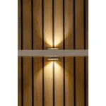 Dnevni regal LUXUR 2 . Dnevni regal LUXUR 2 je modernega dizajna. Kombinacija preprostega in privlačnega dizajna se bo podal v vsak prostor. Regal ima v