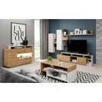 Dnevni regal MABEL . Dnevni regal MABEL je moderno oblikovan in elegantnega videza. Dobavljiv je v barvi kot na fotografiji, ter izdelan v EU. Cena velja za