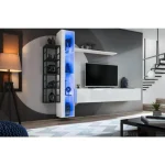 Dnevni regal NEJA 1 . Dnevni regal NEJA 1 je moderno oblikovan in elegantnega videza v kombinaciji lesa in kovine. Vrata visoke omare se odpirajo s push-click