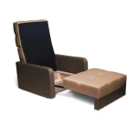 Enosed ALI 1 . Dvosed ALI 1 je primerna za vsak prostor. Narejena je iz kvalitetnih materialov. Ima možnost da se raztegne v udobno ležišče. Material: -