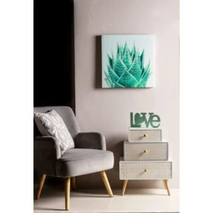 Fotelj ADELINE siva . Fotelj ADELINE siva je narejen iz borovega lesa in MDF-ja, noge so narejene iz hrastovega lesa, kar prispeva k dodatni stabilnosti in