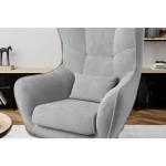 Fotelj AEL da vašemu domu eleganco in edinstvenost. Visoko naslonjalo in lesene noge mu dajejo eleganco in hkrati zagotavljajo odlično udobje.Visoka lesena