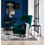 Dizajnerski fotelj ALICE zelena je primeren za vsak dnevni prostor. Je izredno udoben in kvaliteten. Visok naslon in rokonaslon dajata odlično podporo