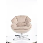 Fotelj BETI, je eleganten kos pohištva, ki popestri vsak prostor. S svojo obliko in kakovostnim materialom je sedišče vrhunsko in zelo udobno. Ima možnost