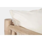 Fotelj C-C SAHEL natur . Fotelj C-C SAHEL natur ima tikove veje z naravnim zaključkom. Ima odstranljive blazine z bombažno poliestersko tkanino. Odstvetujemo