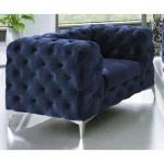 Fotelj ČARLI . Prepustite se počitku na vzmetenem fotelju ČARLI, ki je udoben in kvaliteten. Oblazinjen v blagu in v modernih barvah bo odlčina popestritev