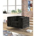 Fotelj DALAS . Fotelj DALAS je elegantnega videza kateri bo polepšal vsak prostor. Vzmeten je z valovitimi vzmetmi. Narejen je iz visoko elastične